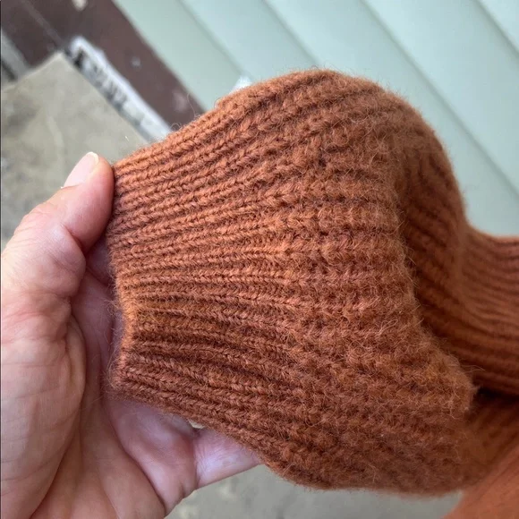 Like new Bluivy Hooded brown Sweater - Picture 4 of 13